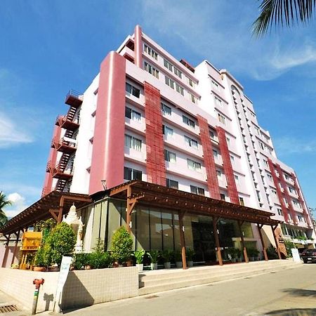Mayflower Grande Hotel Чиангмай Экстерьер фото