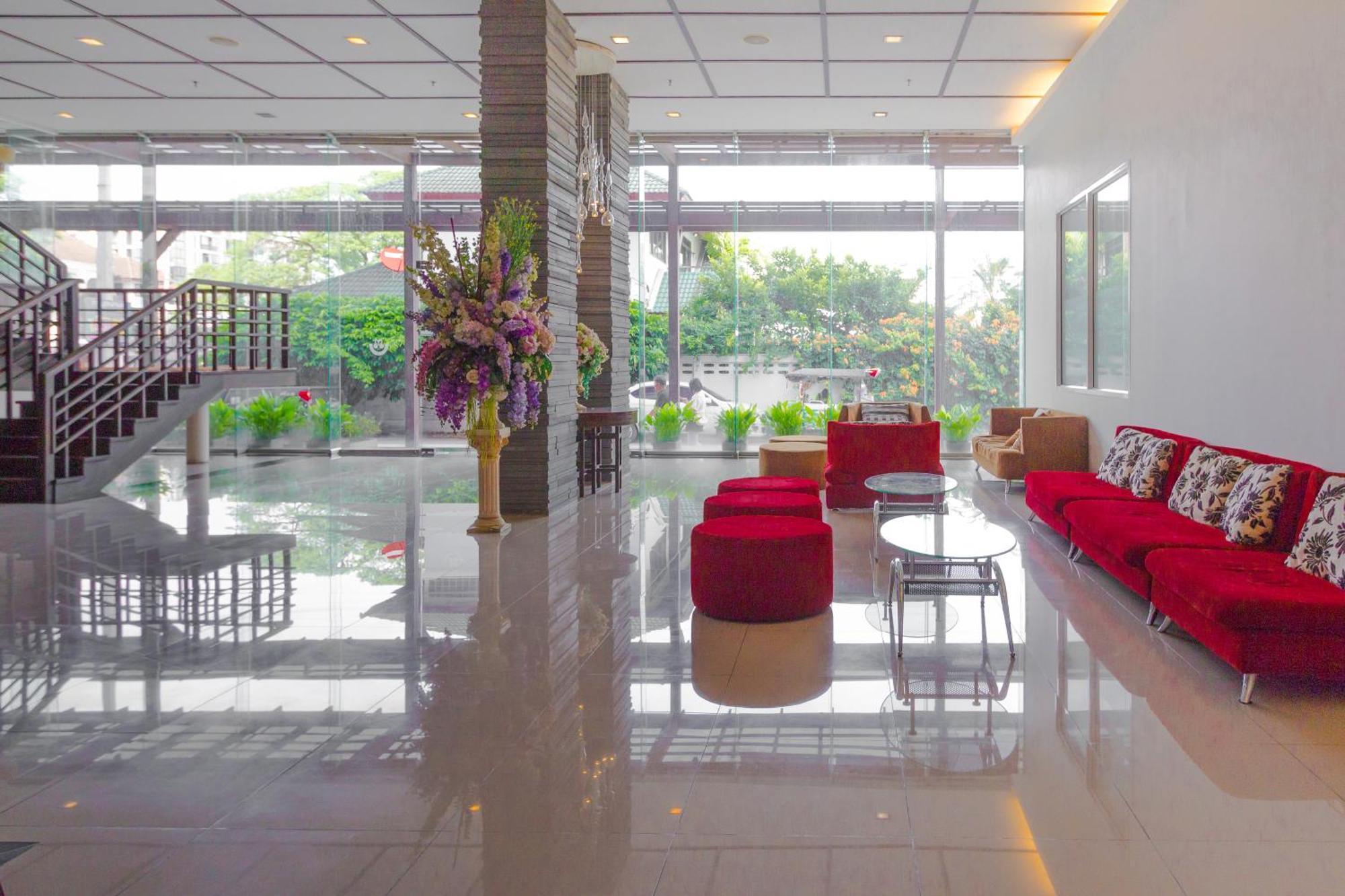 Mayflower Grande Hotel Чиангмай Экстерьер фото