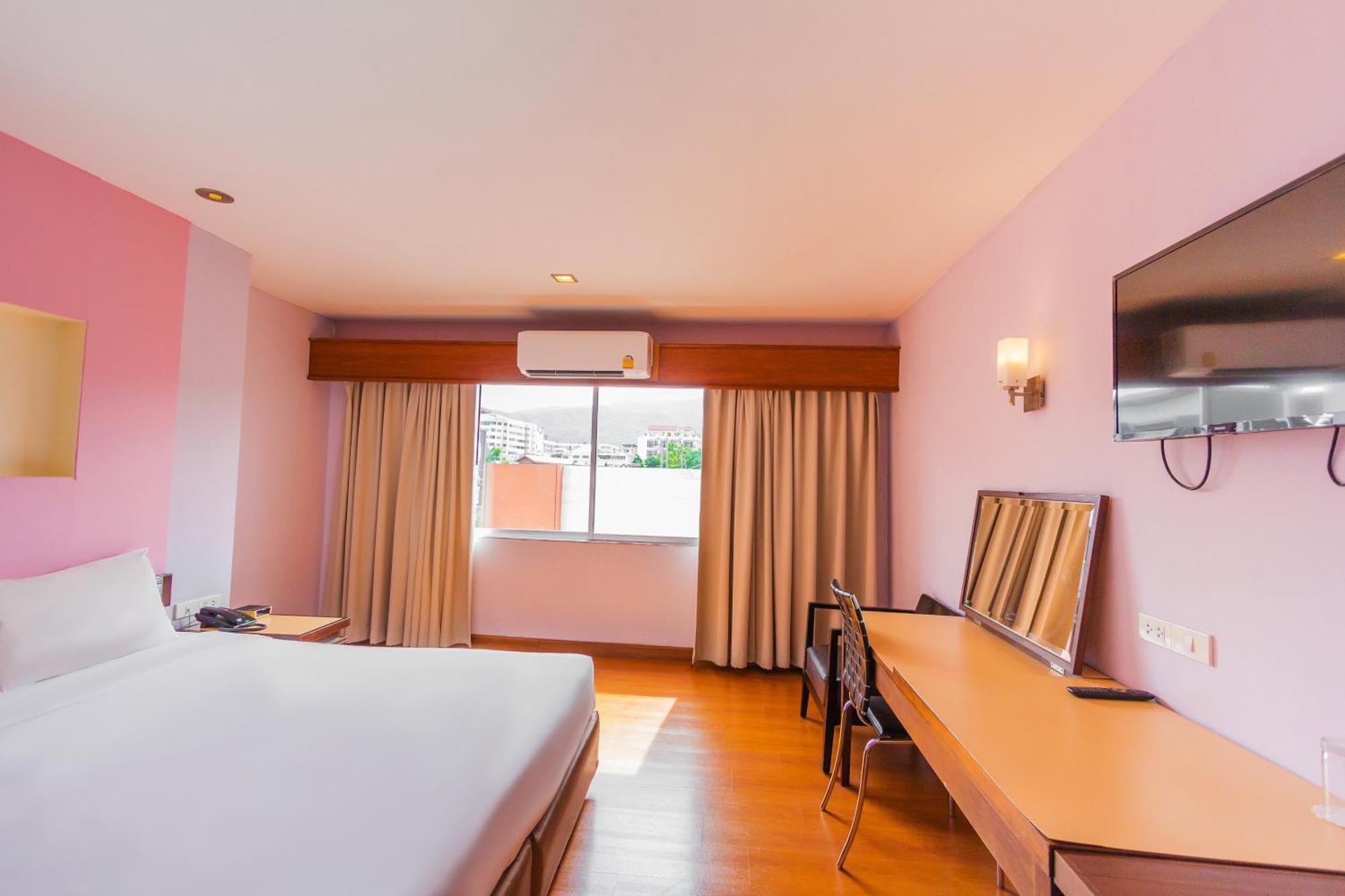 Mayflower Grande Hotel Чиангмай Экстерьер фото