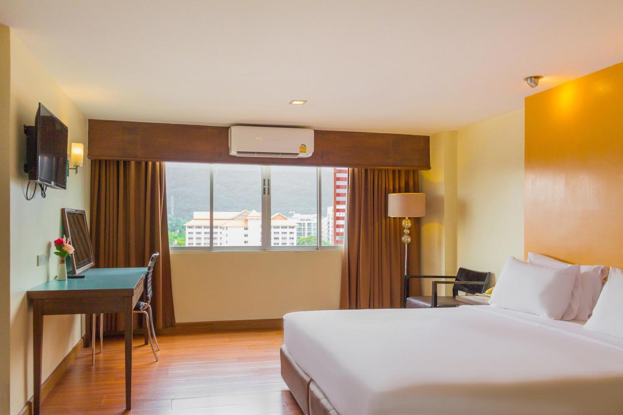 Mayflower Grande Hotel Чиангмай Экстерьер фото