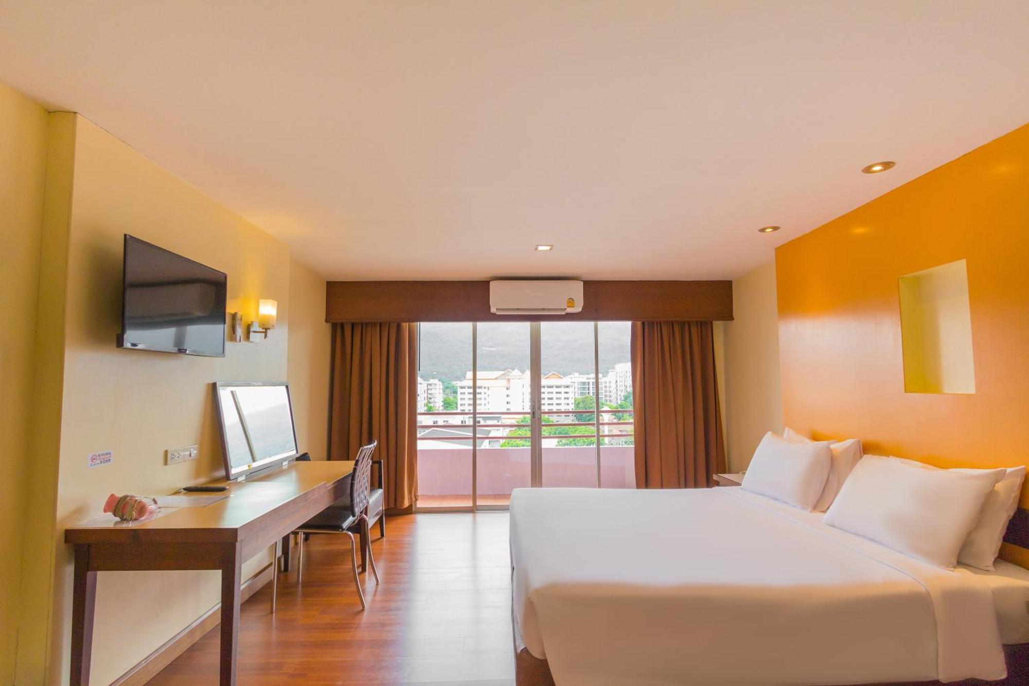 Mayflower Grande Hotel Чиангмай Экстерьер фото