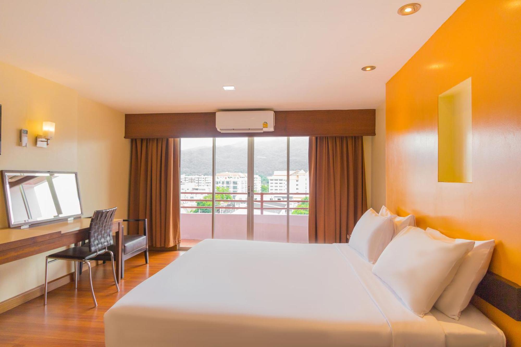 Mayflower Grande Hotel Чиангмай Экстерьер фото