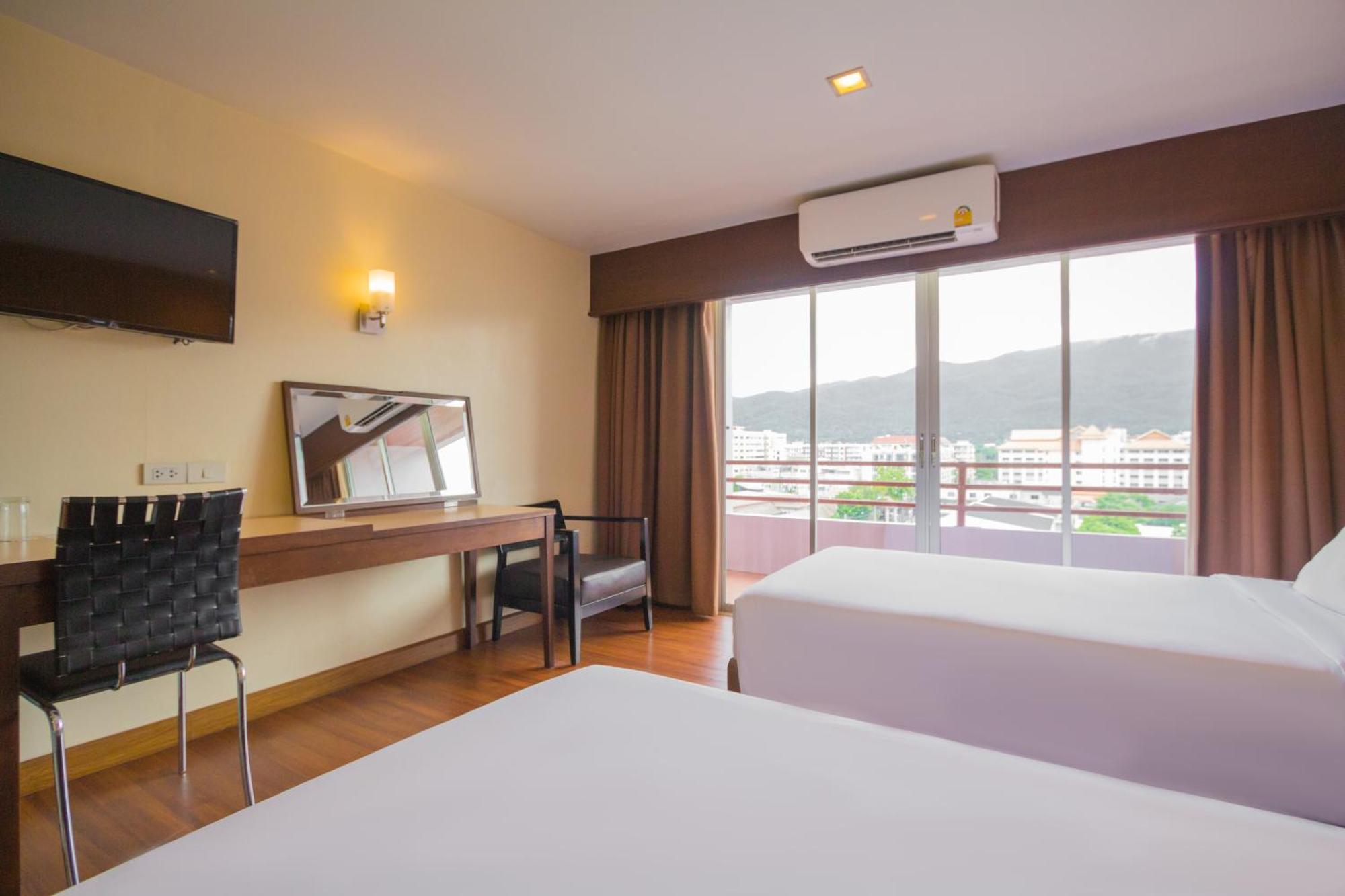 Mayflower Grande Hotel Чиангмай Экстерьер фото