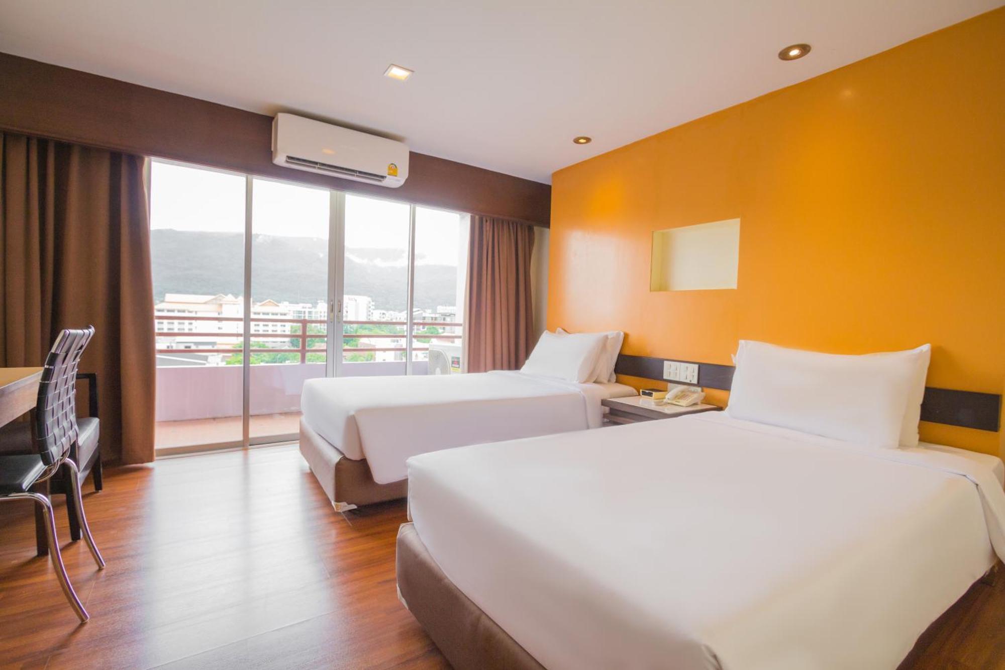 Mayflower Grande Hotel Чиангмай Экстерьер фото