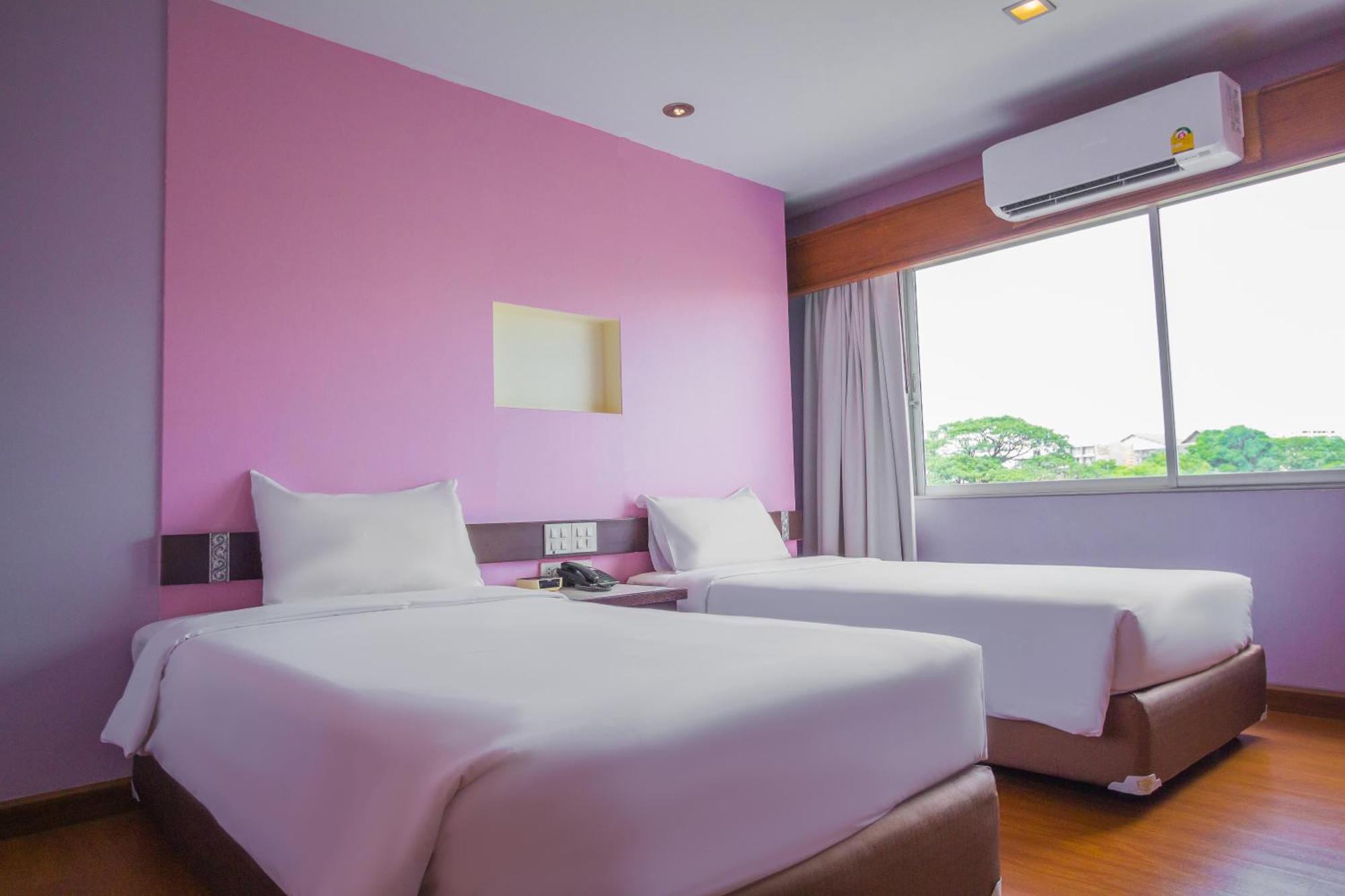 Mayflower Grande Hotel Чиангмай Экстерьер фото