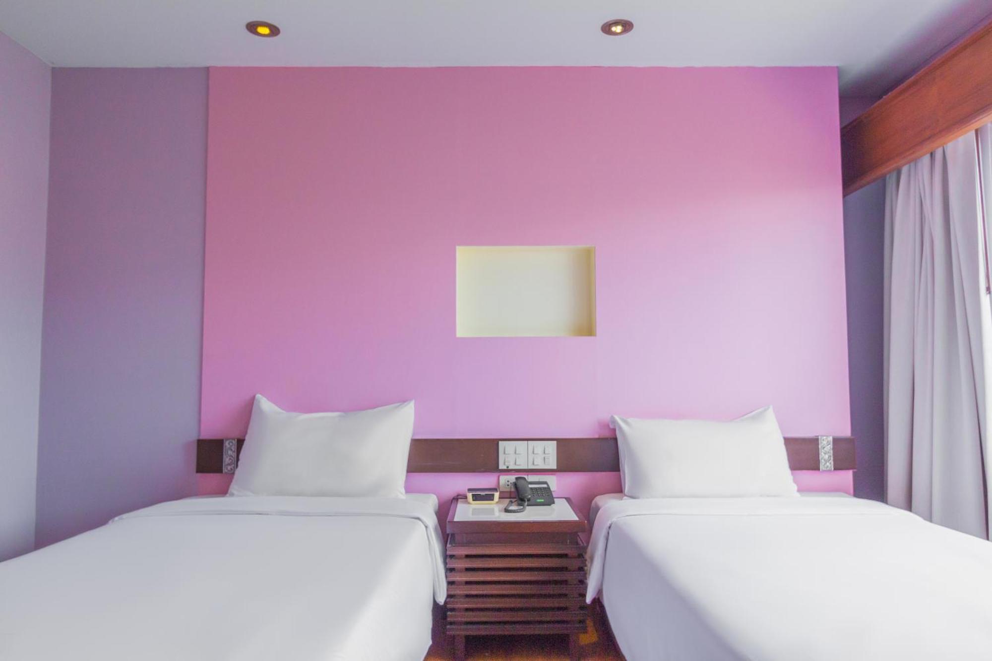 Mayflower Grande Hotel Чиангмай Экстерьер фото