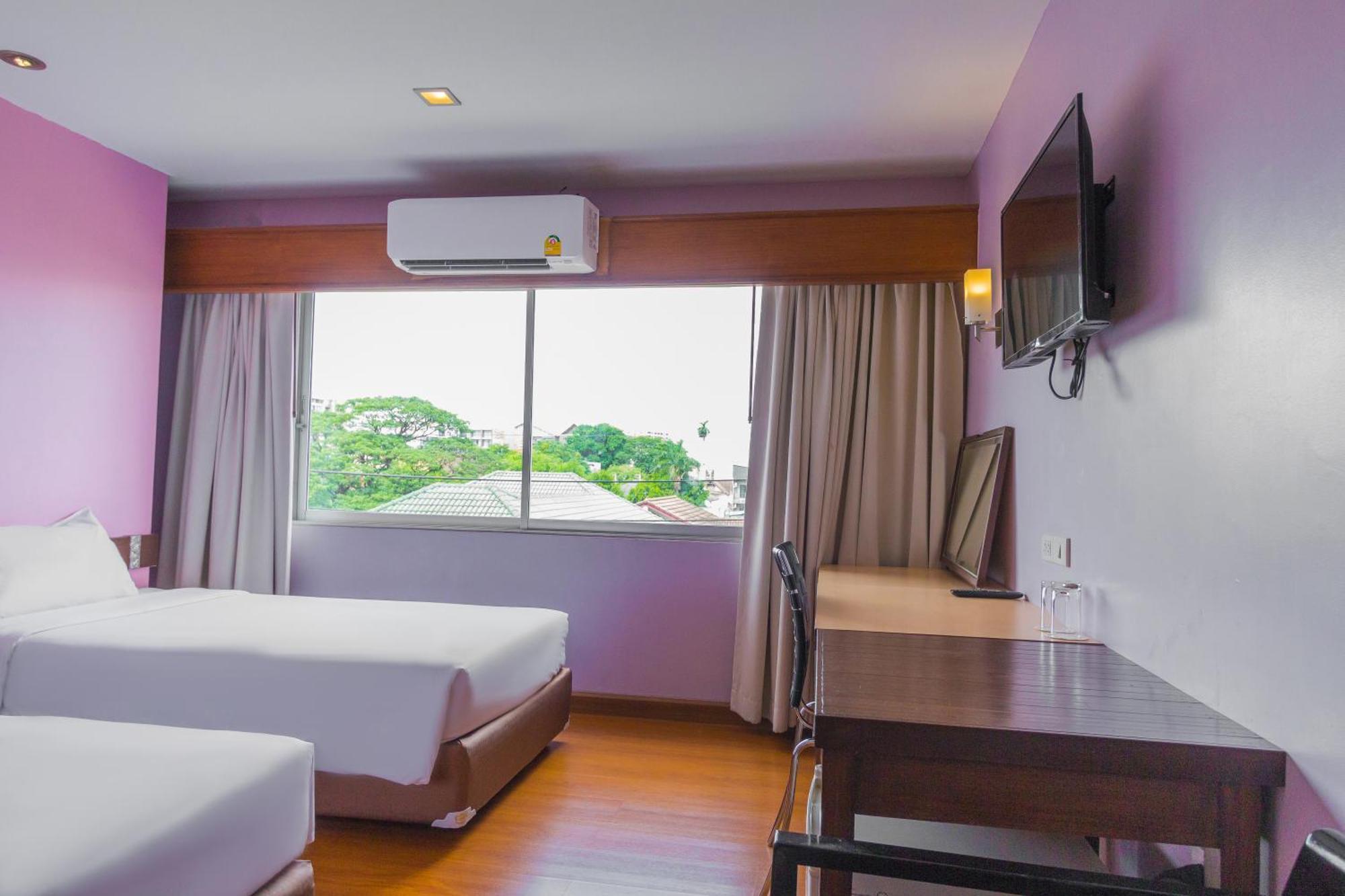 Mayflower Grande Hotel Чиангмай Экстерьер фото