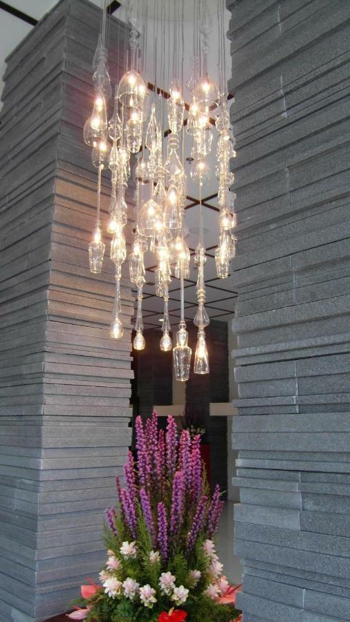 Mayflower Grande Hotel Чиангмай Экстерьер фото